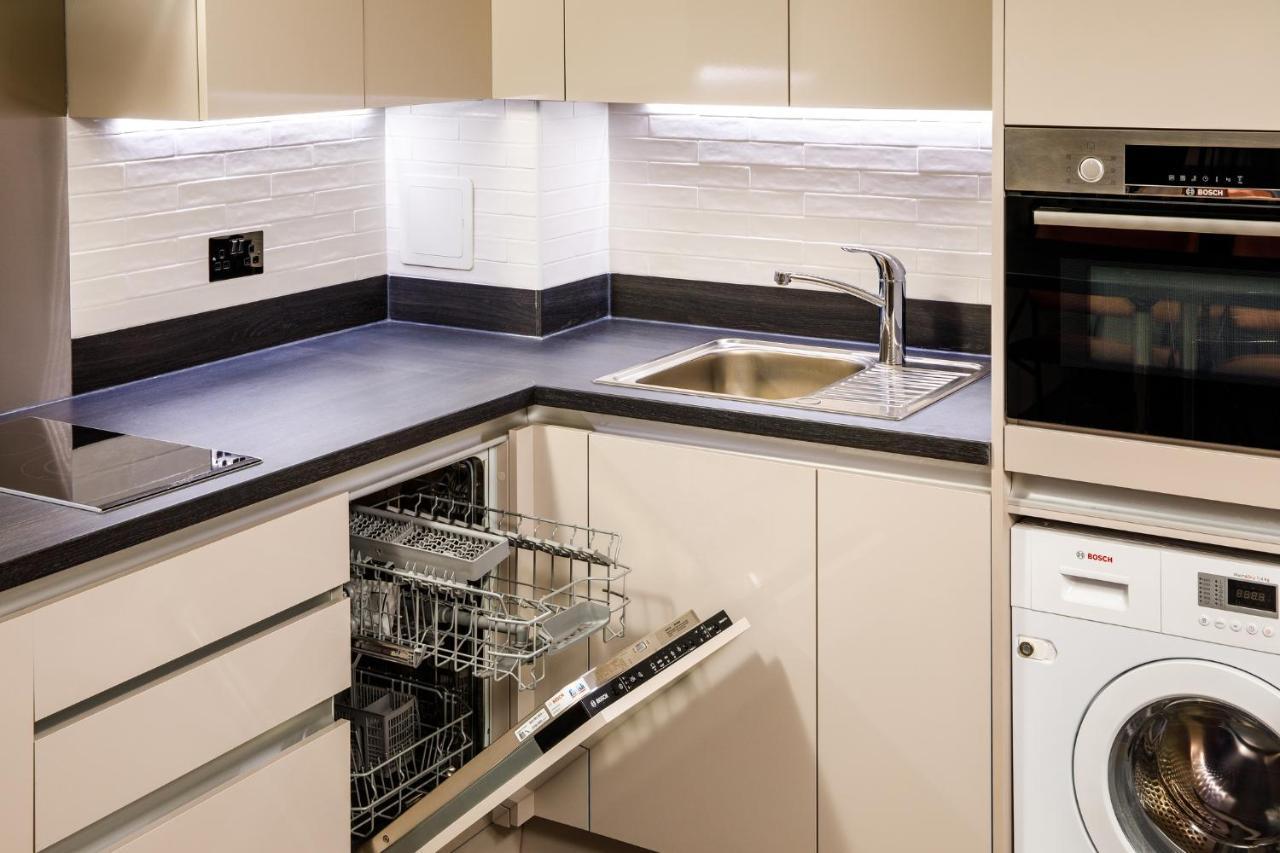 Aparthotel Adagio London Sutton Point ภายนอก รูปภาพ